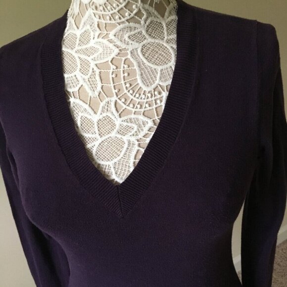 Gap Purple V-Neck Sweater - Picture 3 of 5